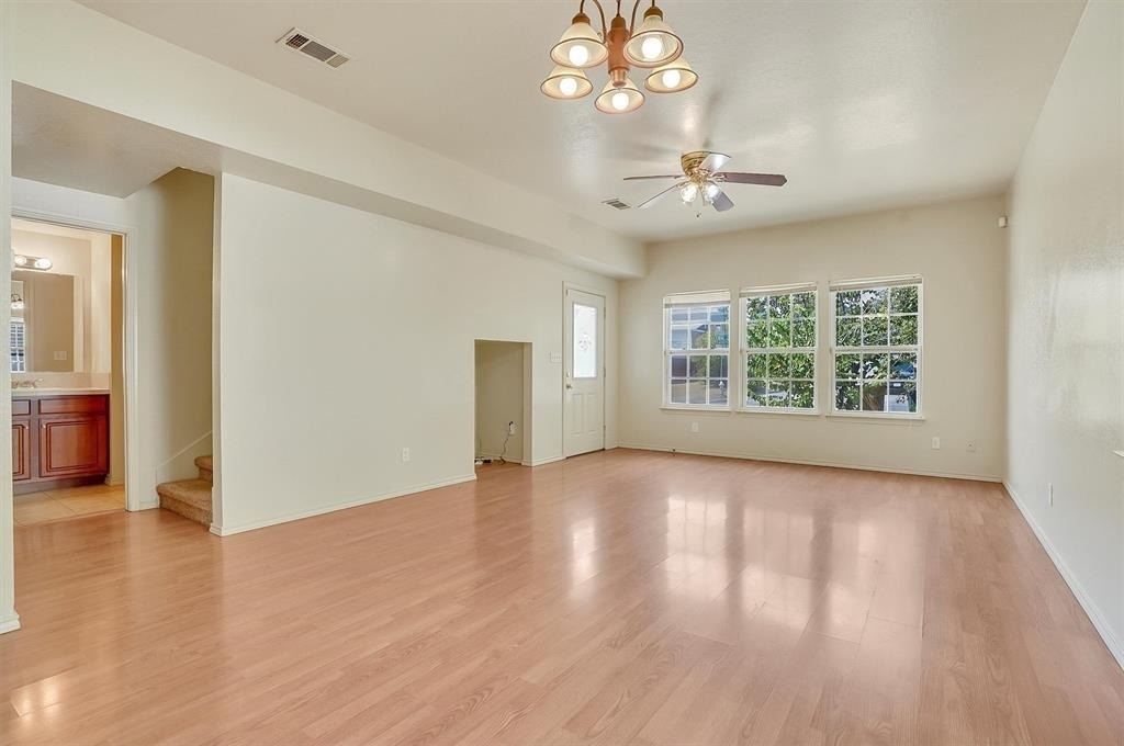 2115 E 18th St - Photo 2