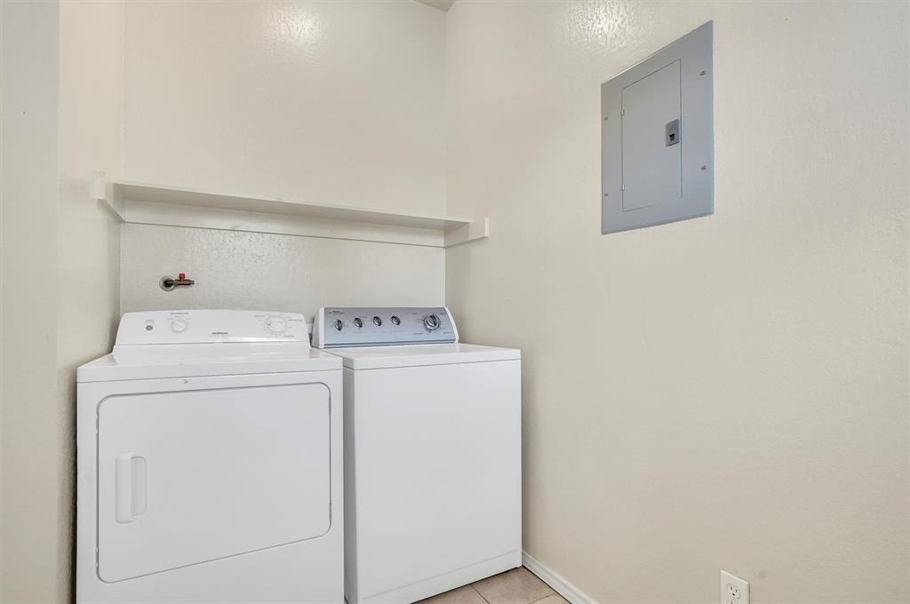2115 E 18th St - Photo 12
