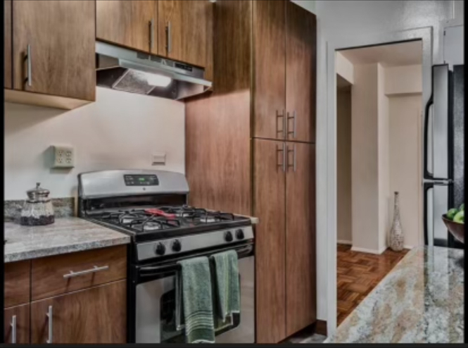 1718 Purdy Street - Photo 3