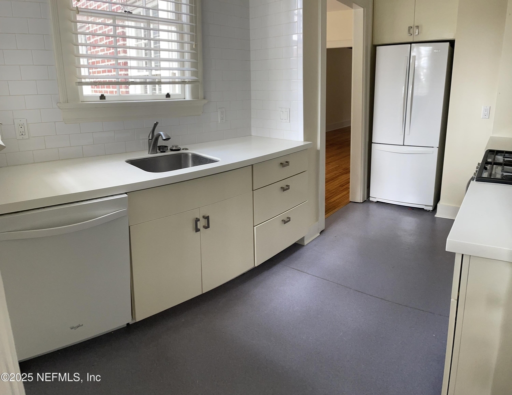 1310 N Laura Street - Photo 2
