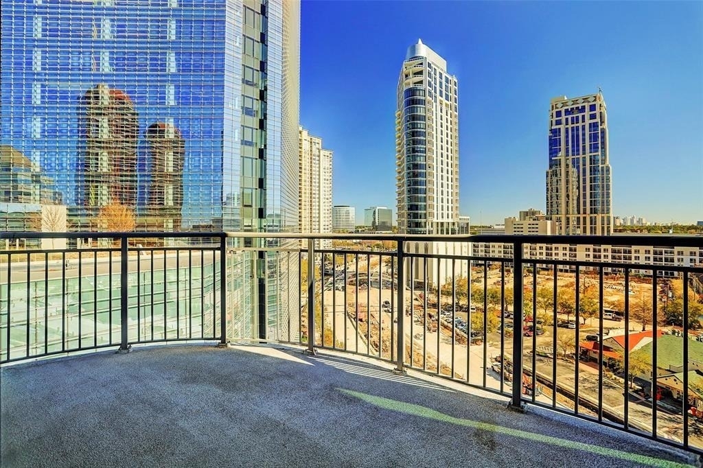 1600 Post Oak Boulevard - Photo 3