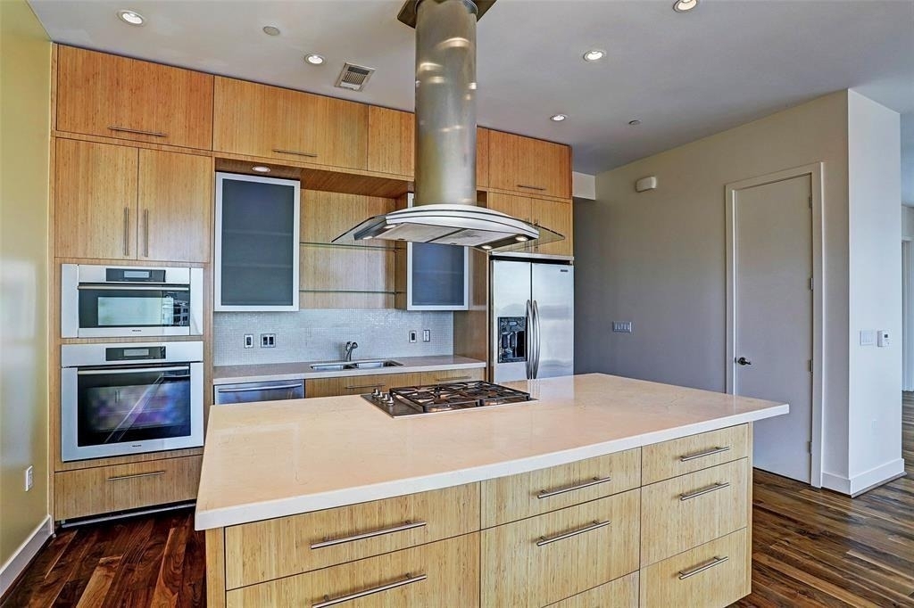 1600 Post Oak Boulevard - Photo 1