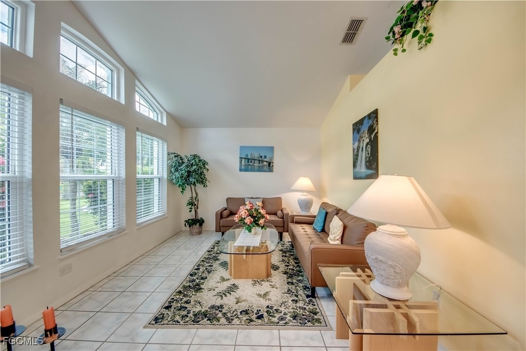 4406 Sw 25th Avenue - Photo 2