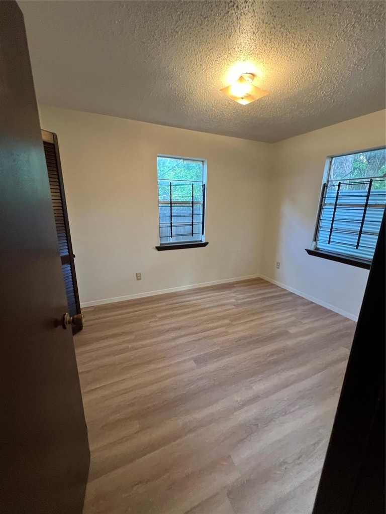 2501 Cleburne Street - Photo 5