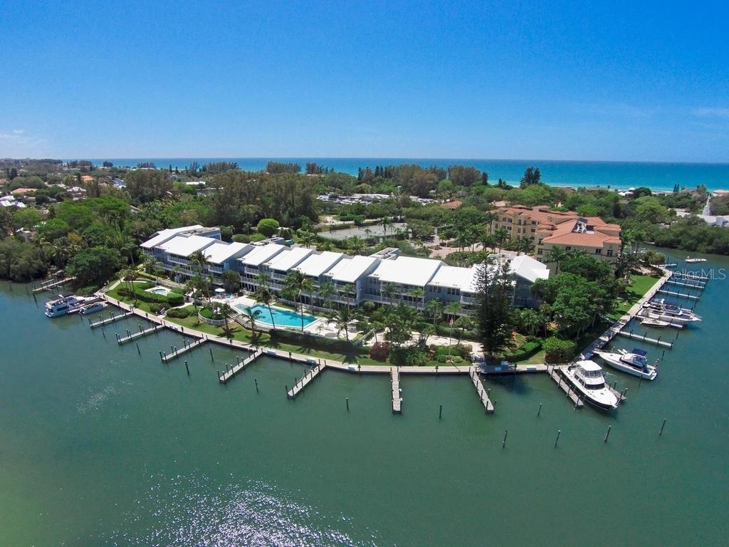 615 Dream Island Place - Photo 0