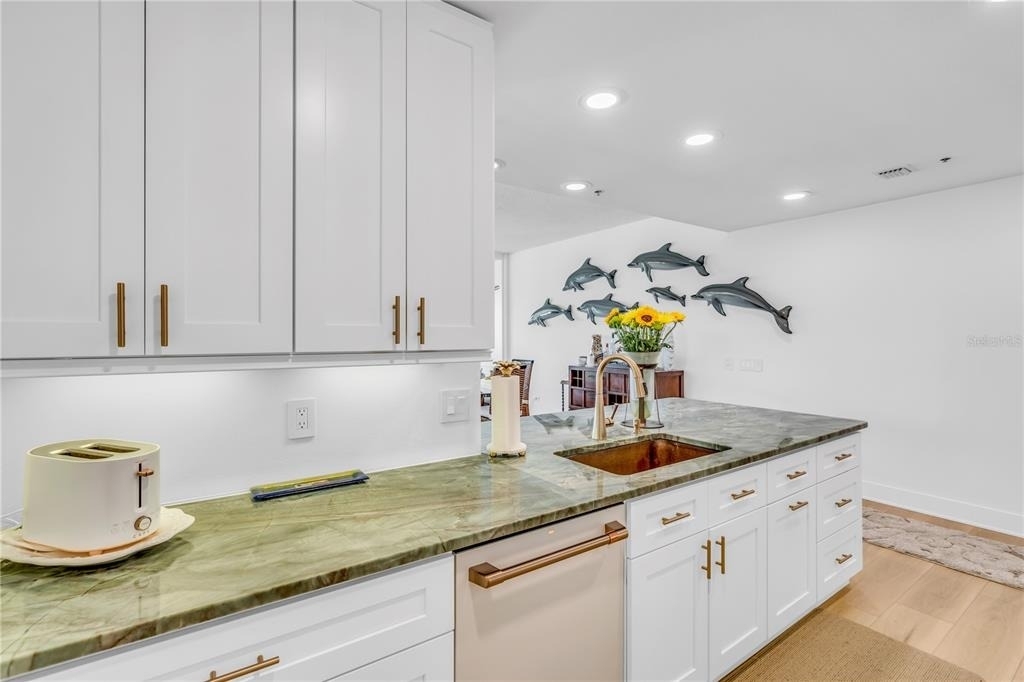 615 Dream Island Place - Photo 5