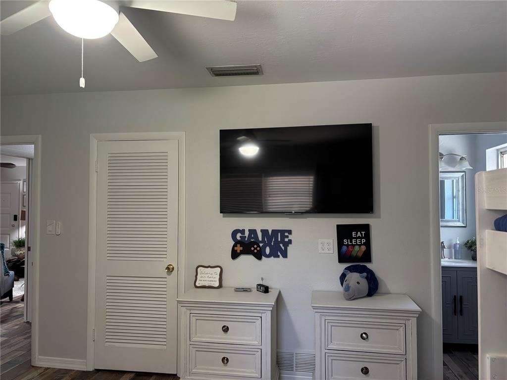 1214 21st Street W - Photo 10