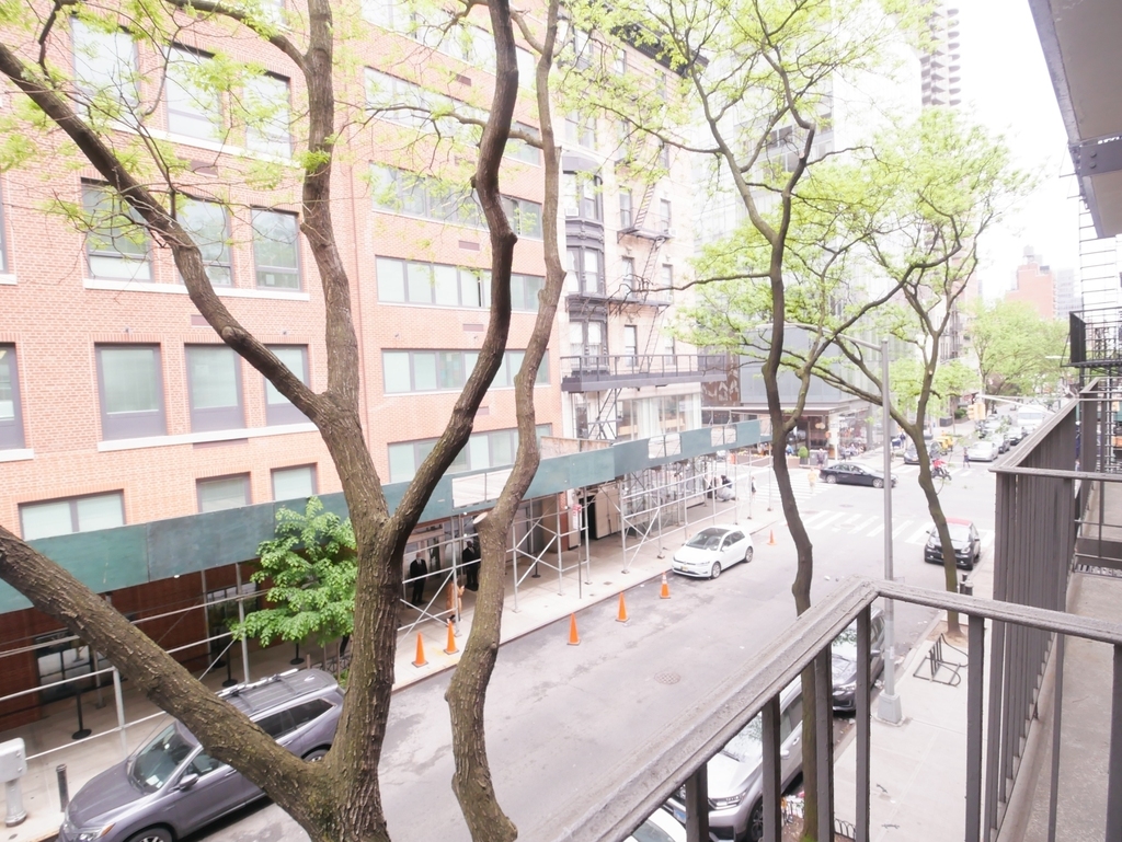 128 East 85th Street - Photo 10