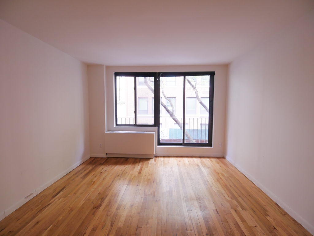 128 East 85th Street - Photo 3