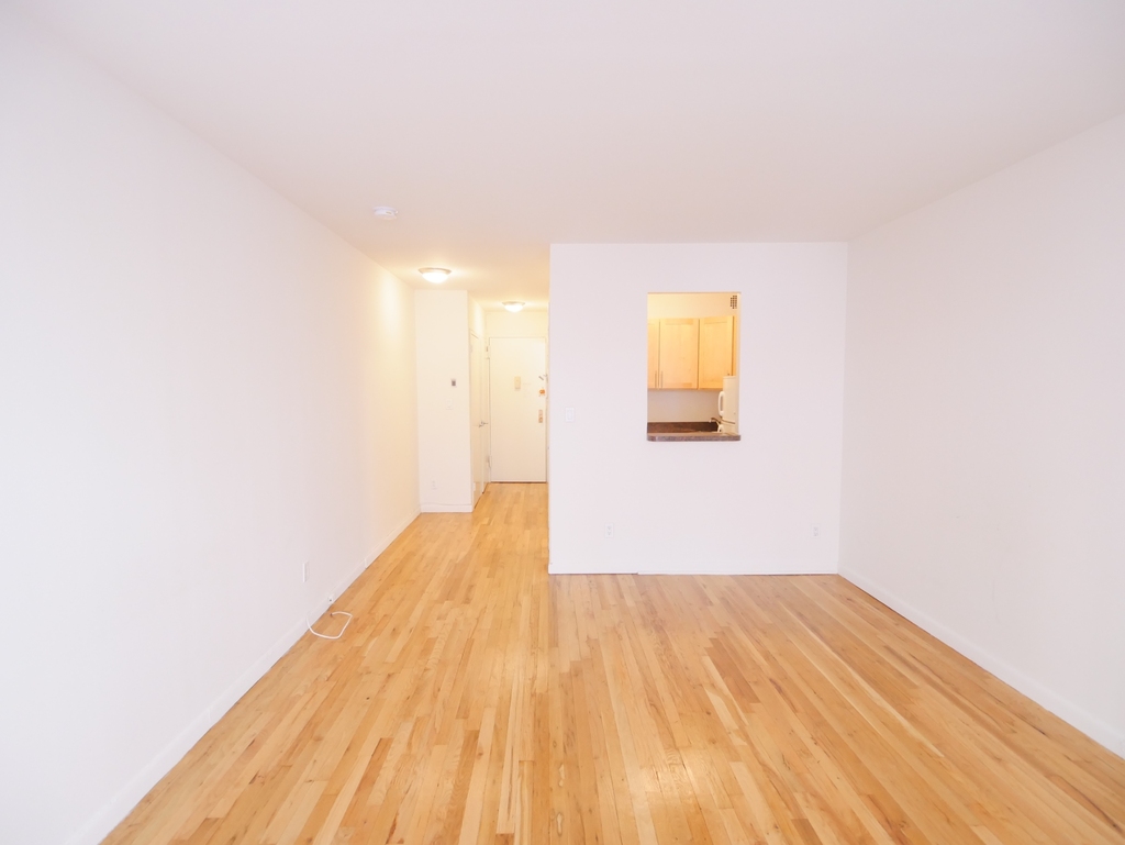128 East 85th Street - Photo 7