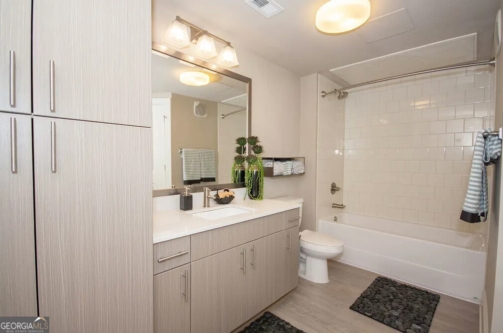 245 E Trinity Place - Photo 11