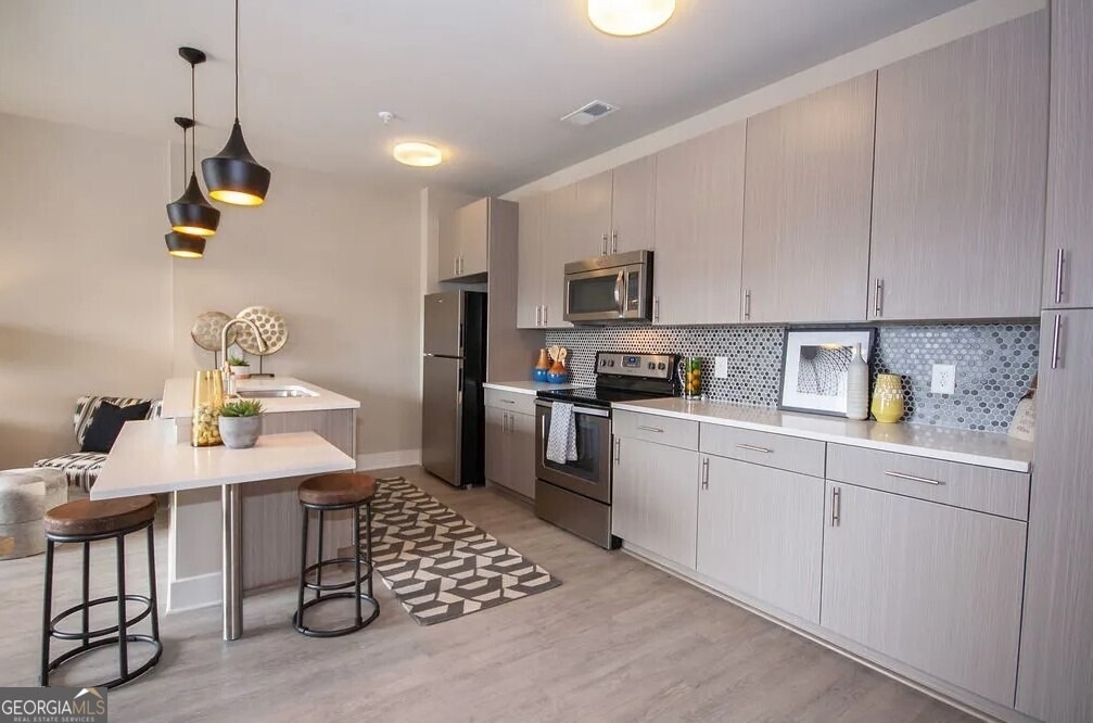 245 E Trinity Place - Photo 5