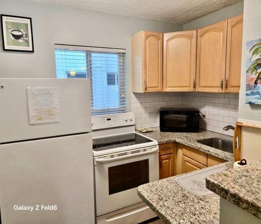 3225 Ne 16th Street - Photo 2