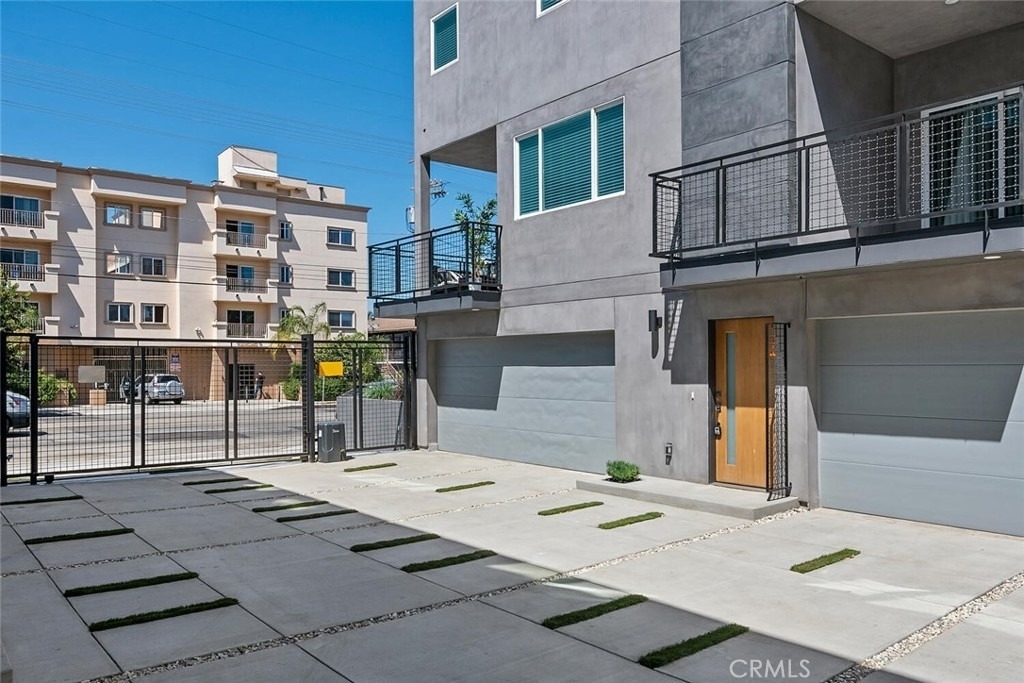 13538 Vanowen Street - Photo 1