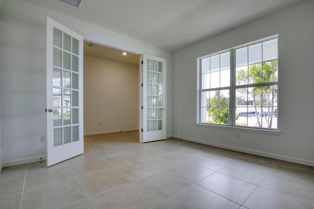 8348 Beagle Terrace - Photo 12
