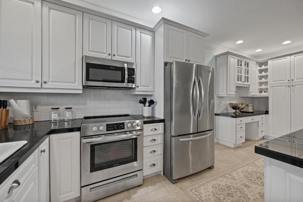 148 Scarborough Terrace - Photo 21