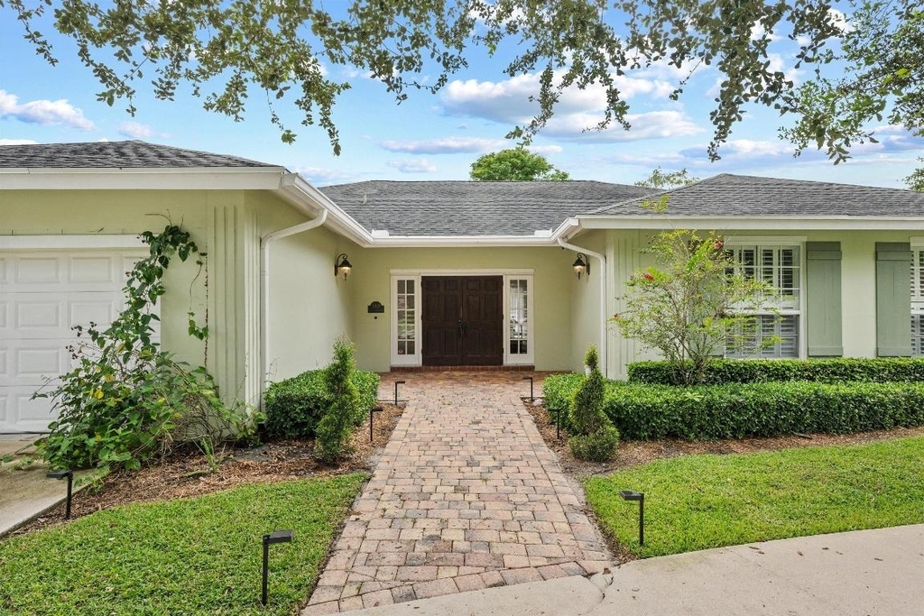 148 Scarborough Terrace - Photo 1