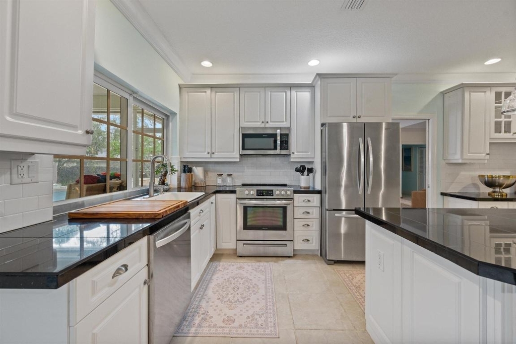 148 Scarborough Terrace - Photo 20