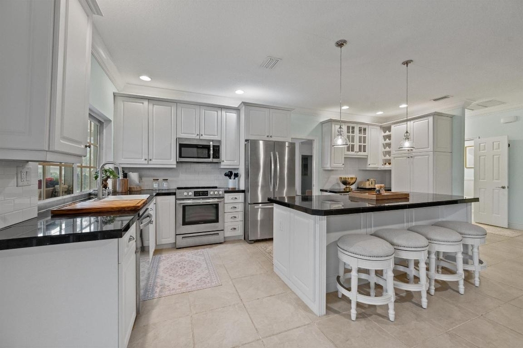 148 Scarborough Terrace - Photo 19