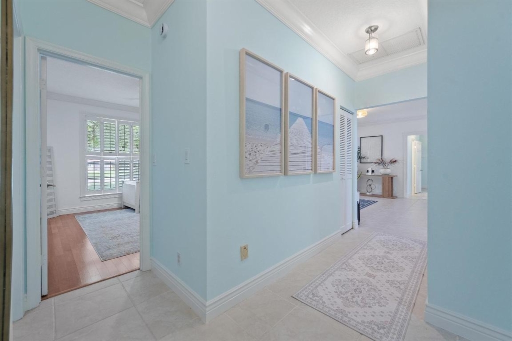 148 Scarborough Terrace - Photo 3