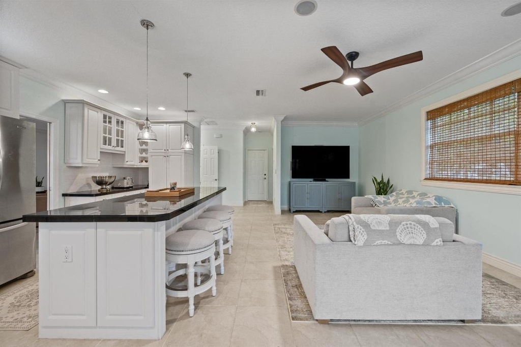 148 Scarborough Terrace - Photo 18
