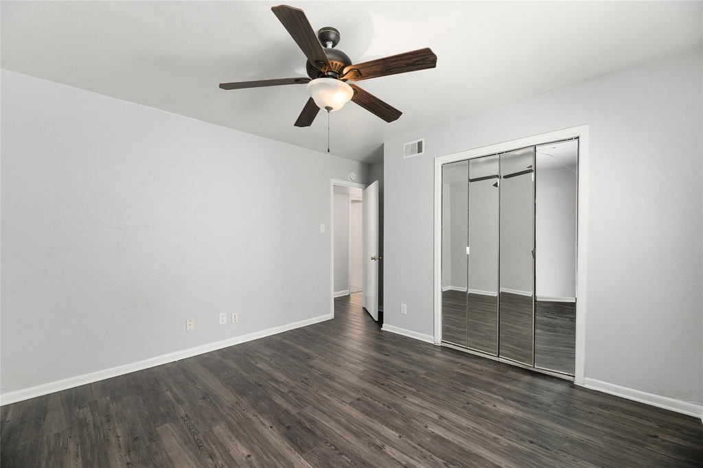 2408 Longview St - Photo 17