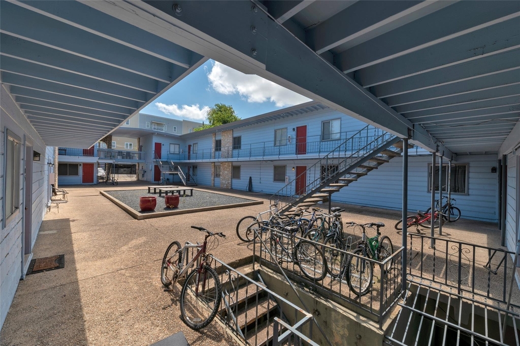 2408 Longview St - Photo 22