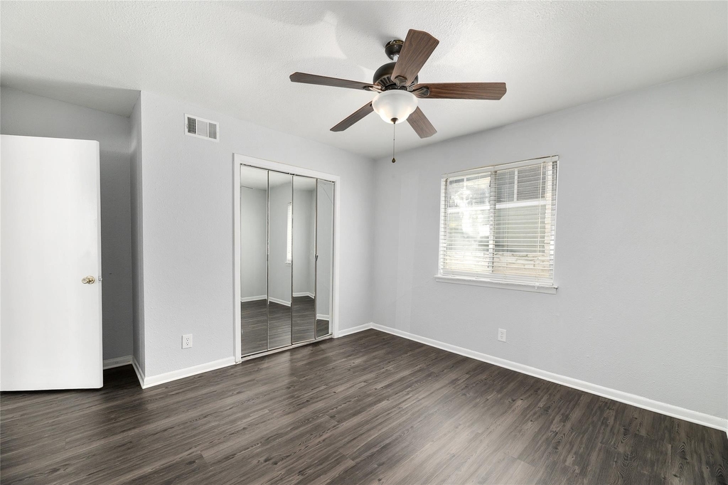 2408 Longview St - Photo 16