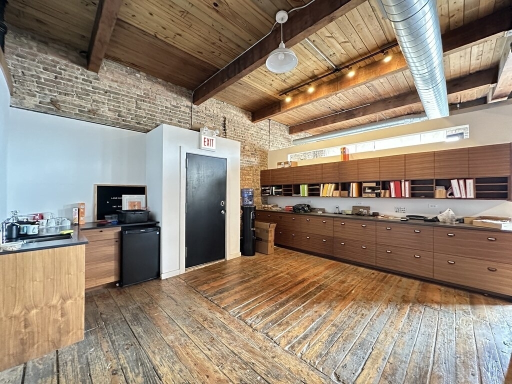 3124 W Carroll Street - Photo 2