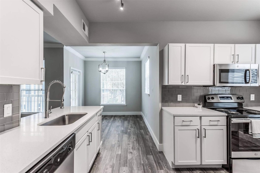 19100 N Glenwest Drive - Photo 6