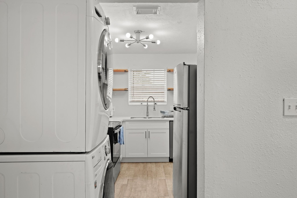 701 28th Street - Photo 4