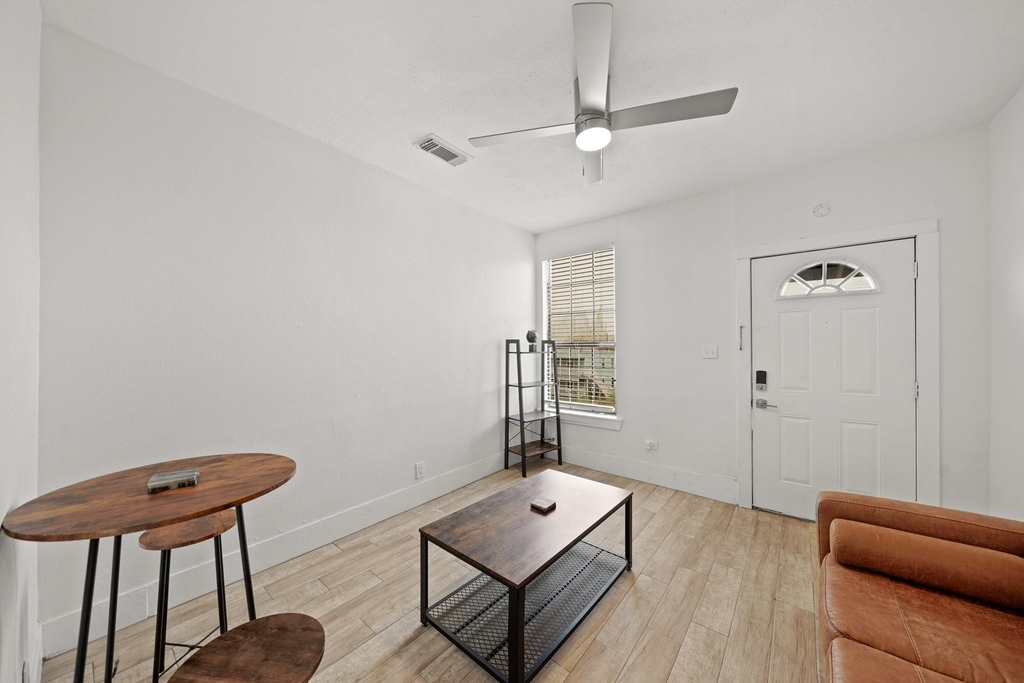701 28th Street - Photo 3