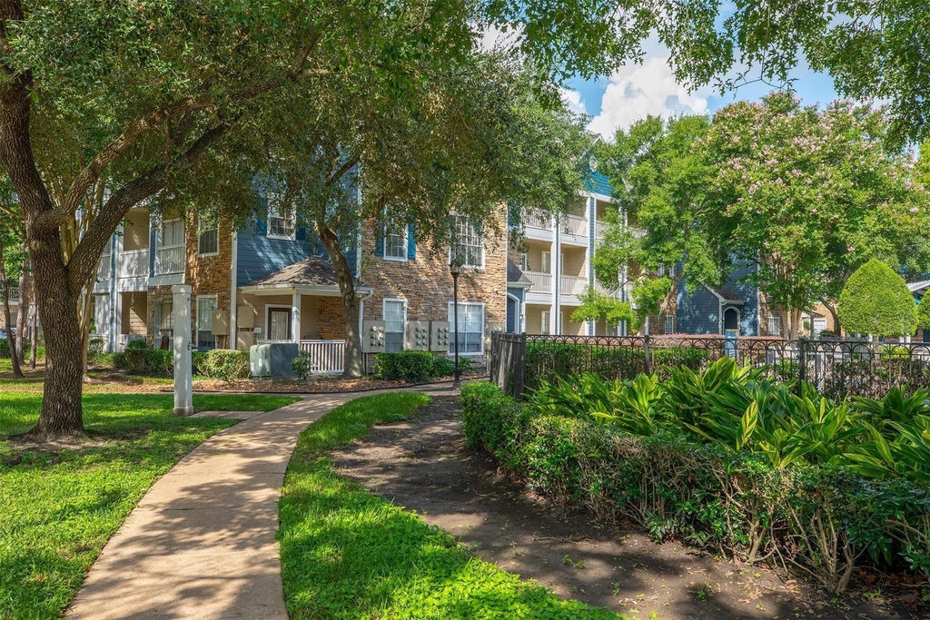 19100 N Glenwest Drive - Photo 25