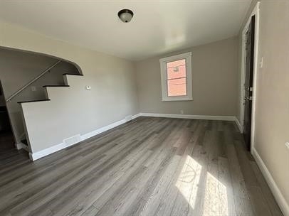 929 Vankirk St - Photo 1