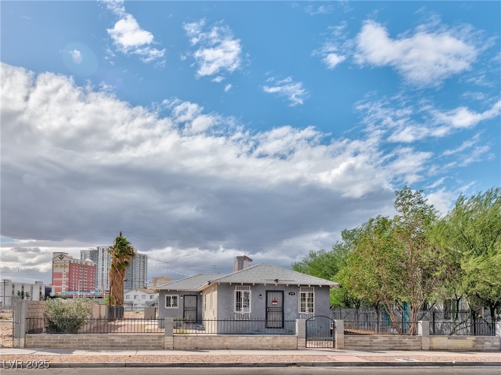 339 N 10th Street - Photo 0