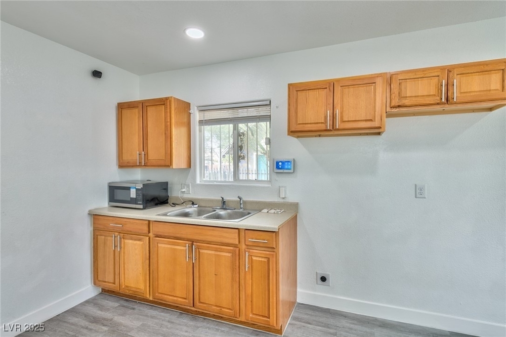 339 N 10th Street - Photo 8