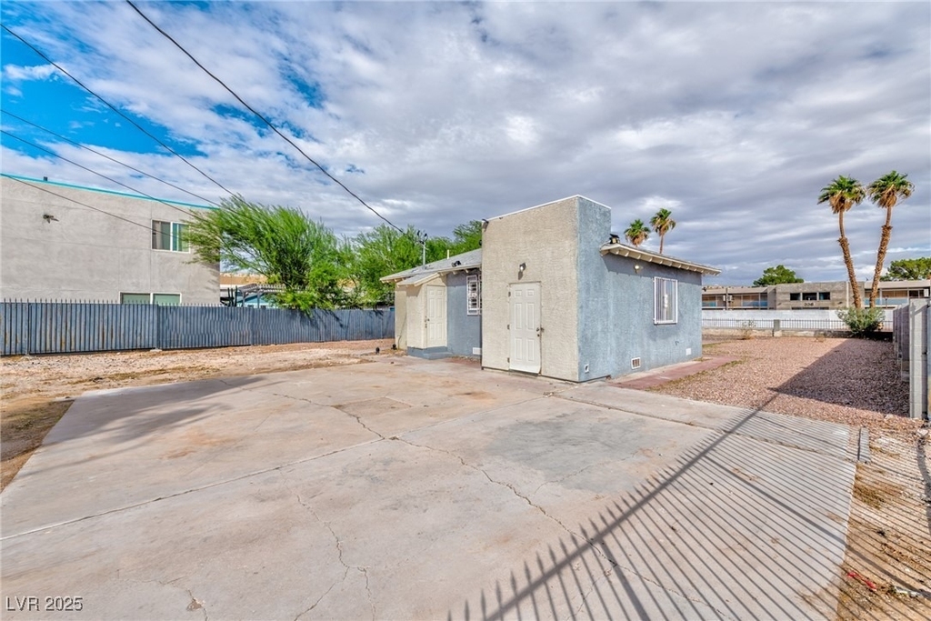 339 N 10th Street - Photo 11