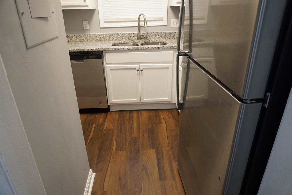 5489 S Park Place - Photo 8