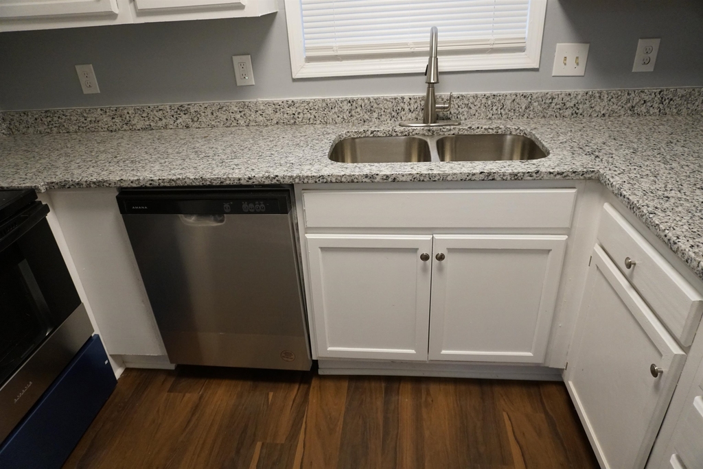 5489 S Park Place - Photo 14