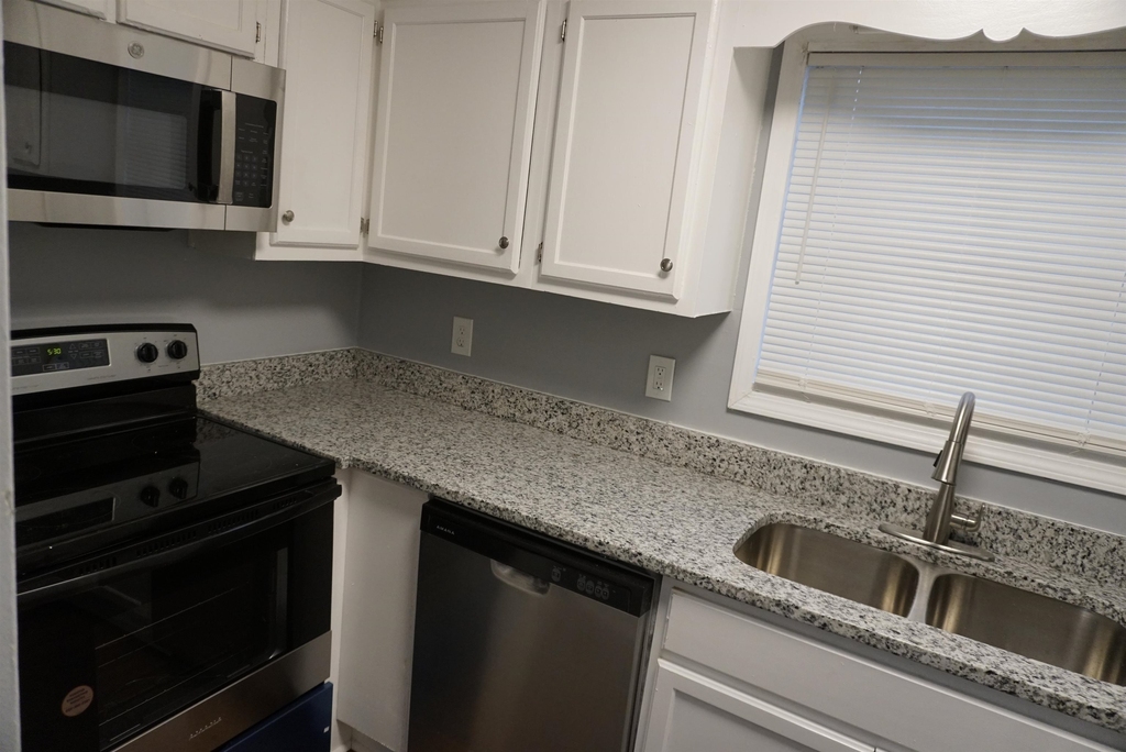 5489 S Park Place - Photo 13