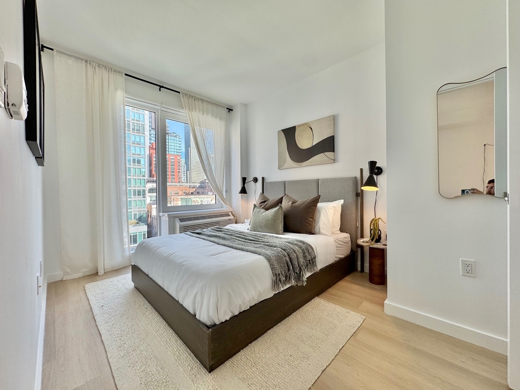 150 Lawrence Street - Photo 2