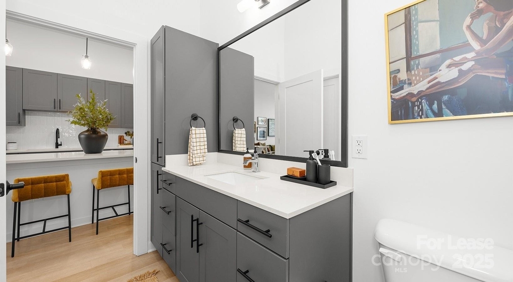 704 W Tremont Avenue - Photo 19
