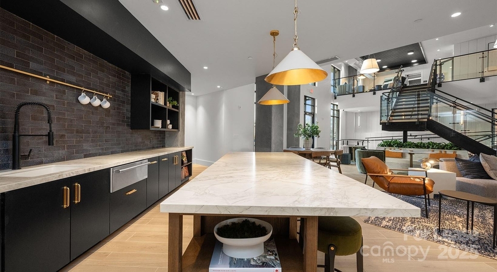 704 W Tremont Avenue - Photo 12