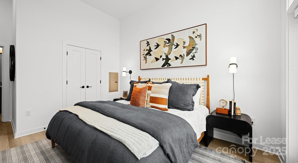 704 W Tremont Avenue - Photo 16