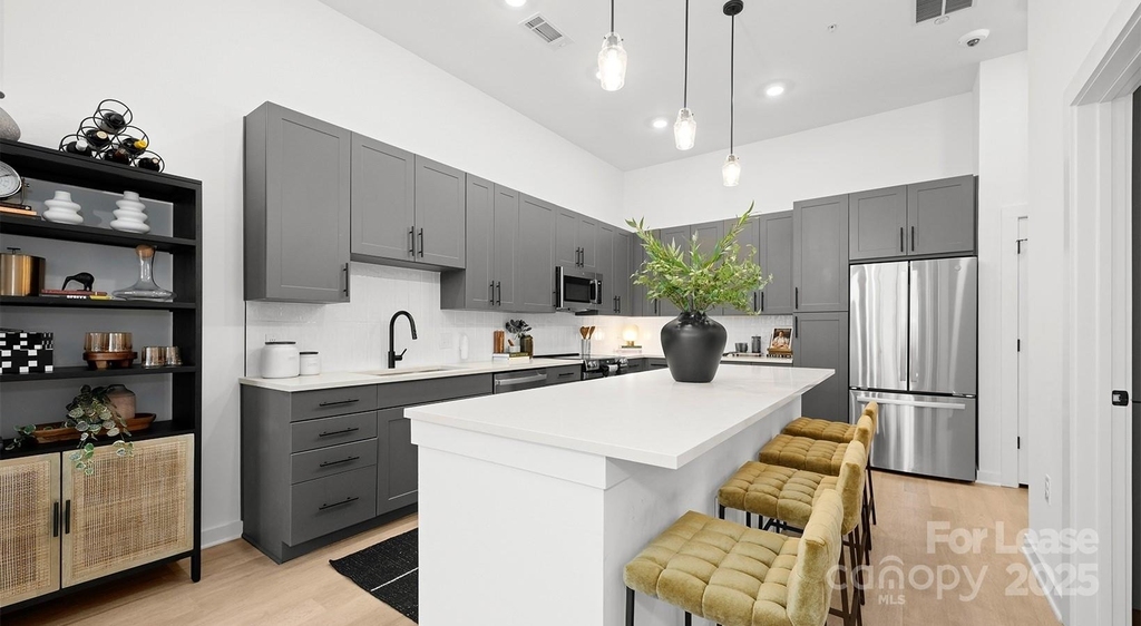 704 W Tremont Avenue - Photo 23