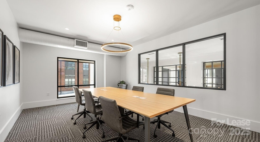 704 W Tremont Avenue - Photo 8