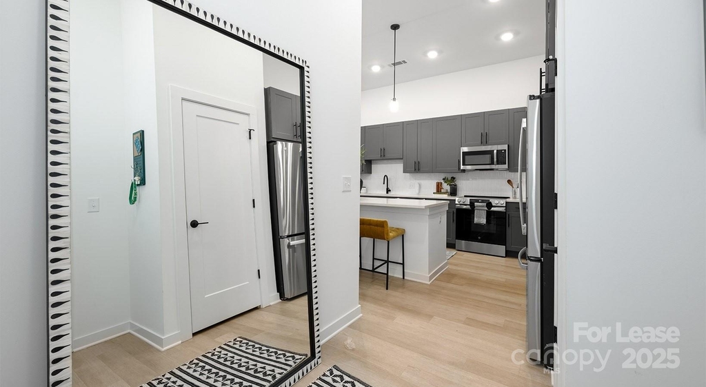 704 W Tremont Avenue - Photo 19