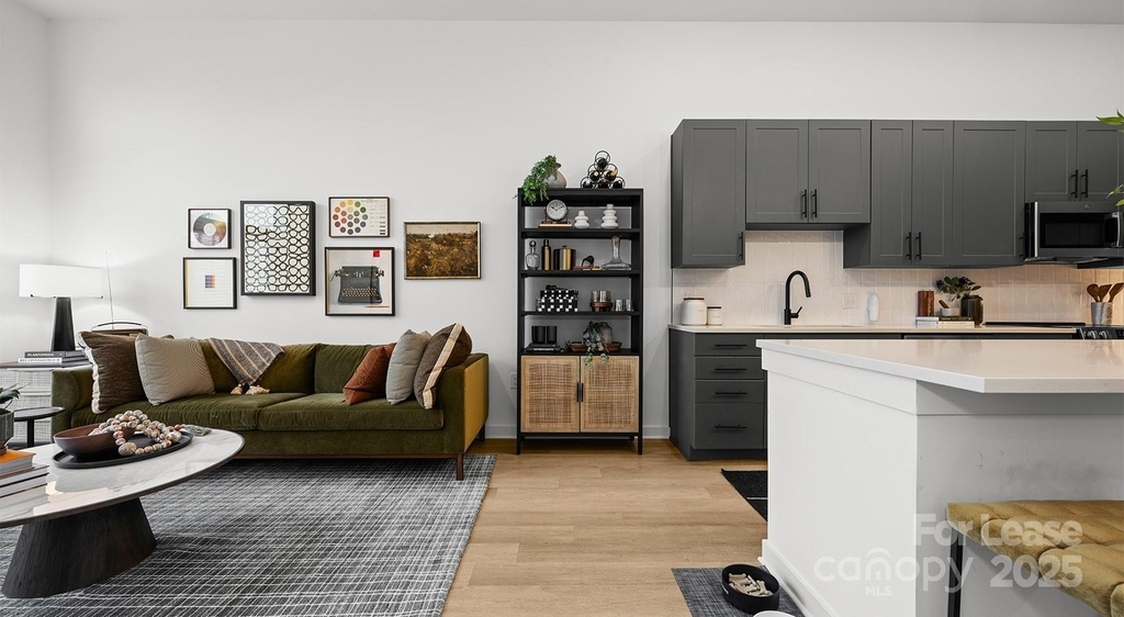 704 W Tremont Avenue - Photo 27