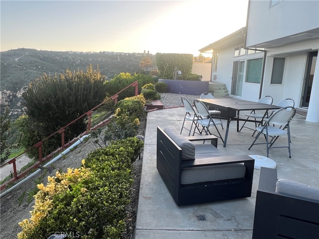 1569 Skyline - Photo 3