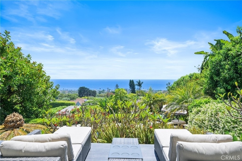 875 Coast View Drive - Photo 4